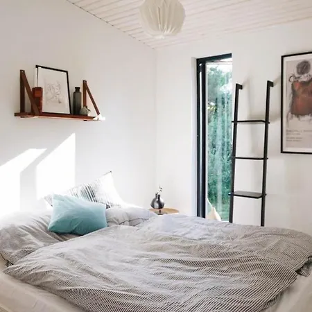 Charming Architect-designed House Near Hou Harbor