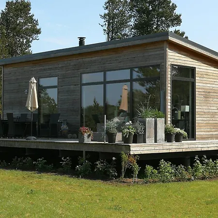 Charming Architect-designed House Near Hou Harbor Hals